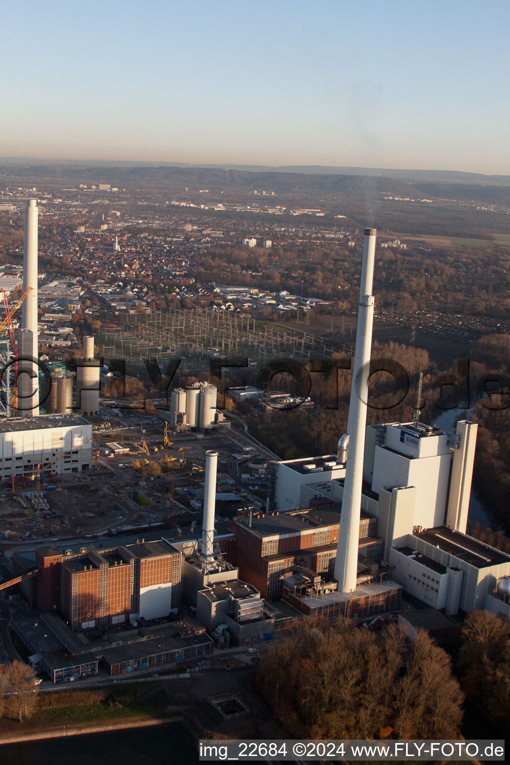 Luftaufnahme von EnBW Kraftwerk im Ortsteil Rheinhafen in Karlsruhe im Bundesland Baden-Württemberg, Deutschland