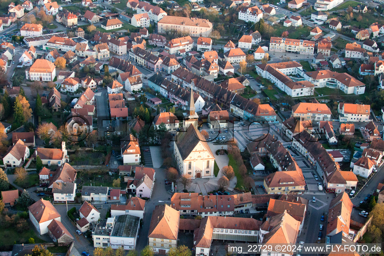 Drohnenaufname von Lauterbourg im Bundesland Bas-Rhin, Frankreich