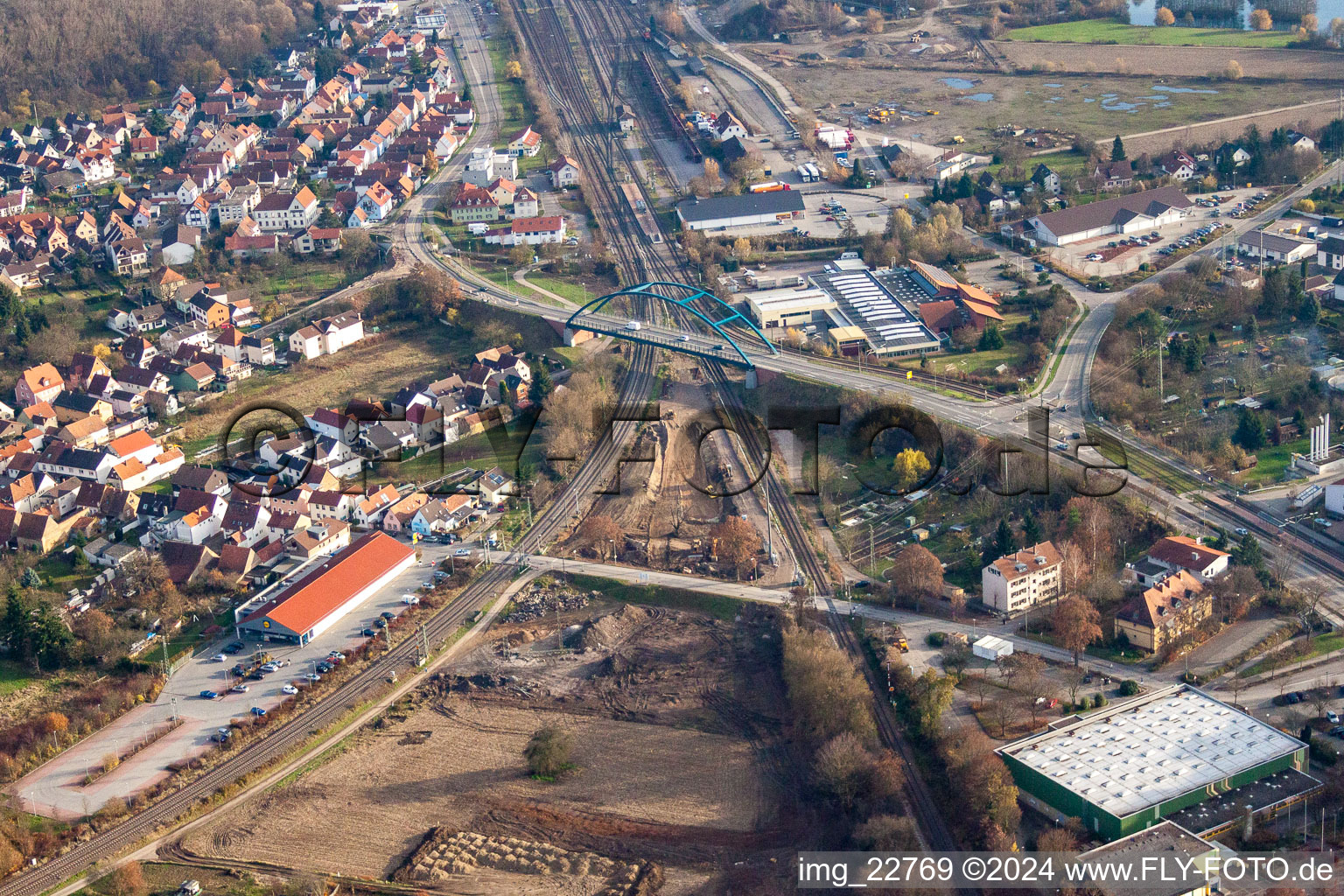 Wörth am Rhein, Baustelle am Bahnübergang Ottstr im Bundesland Rheinland-Pfalz, Deutschland