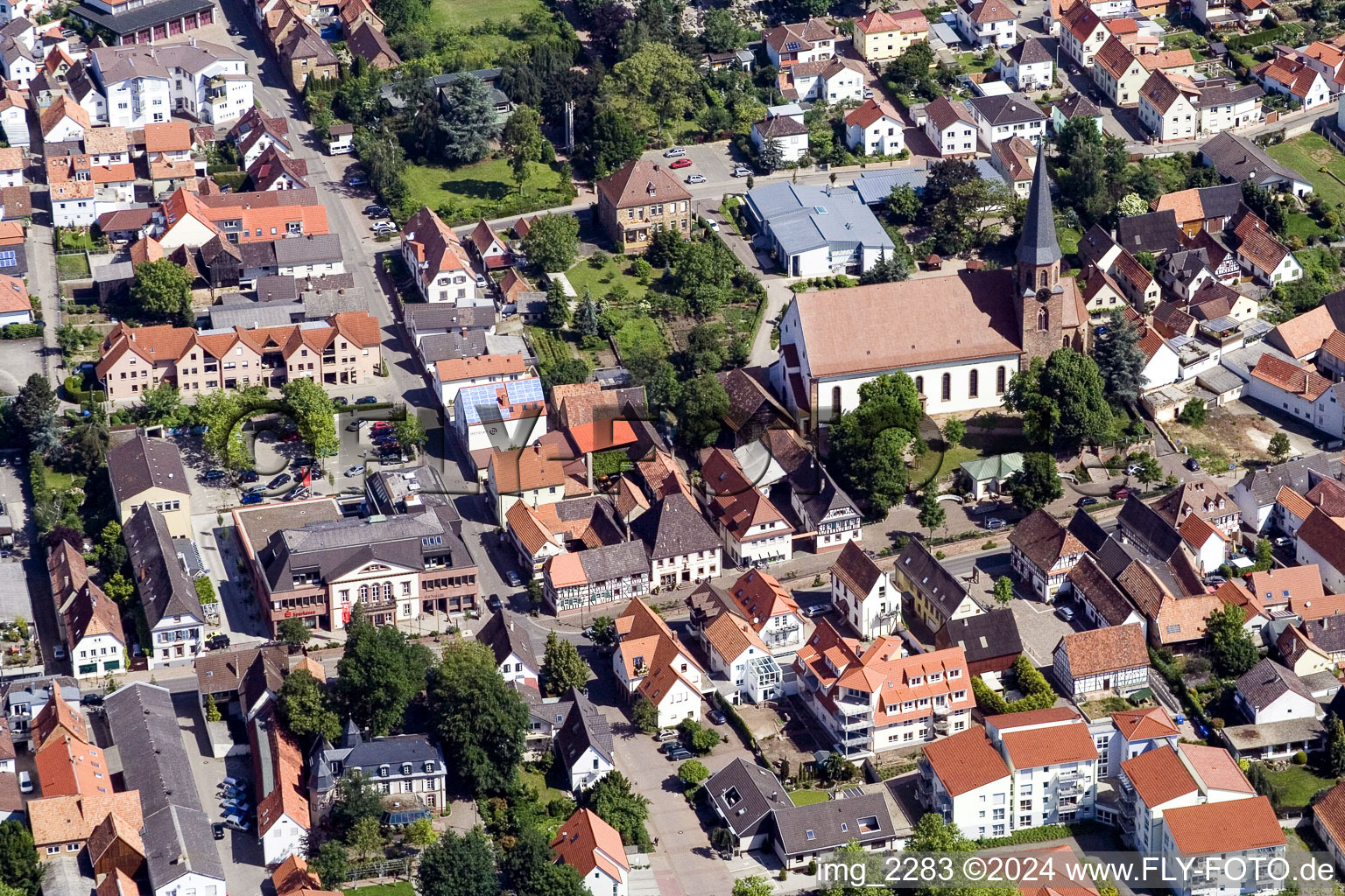 Schrägluftbild von Ortsteil Herxheim in Herxheim bei Landau/Pfalz im Bundesland Rheinland-Pfalz, Deutschland