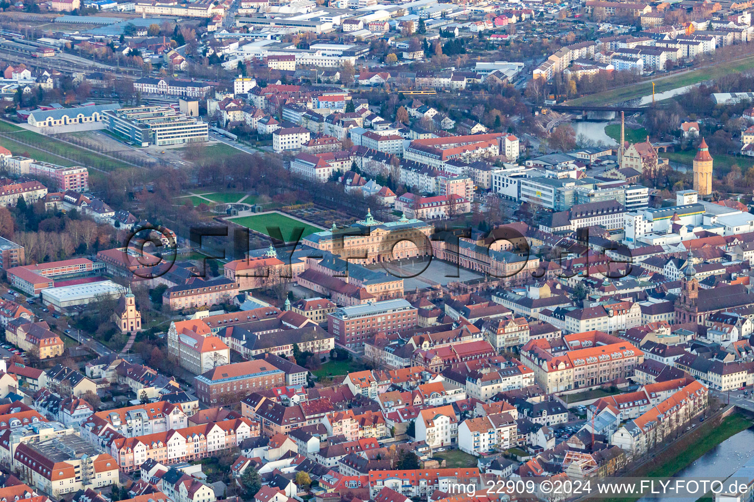 Residenzschloss von Südosten in Rastatt im Bundesland Baden-Württemberg, Deutschland