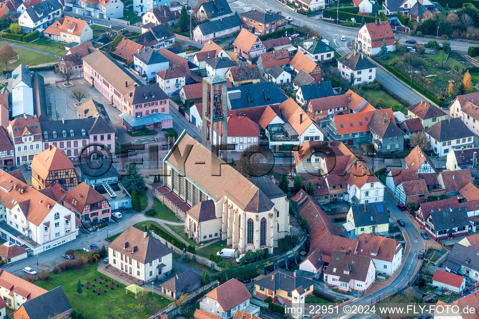Kirchengebäude der Eglise de Seltz in Seltz in Grand Est im Bundesland Bas-Rhin, Frankreich