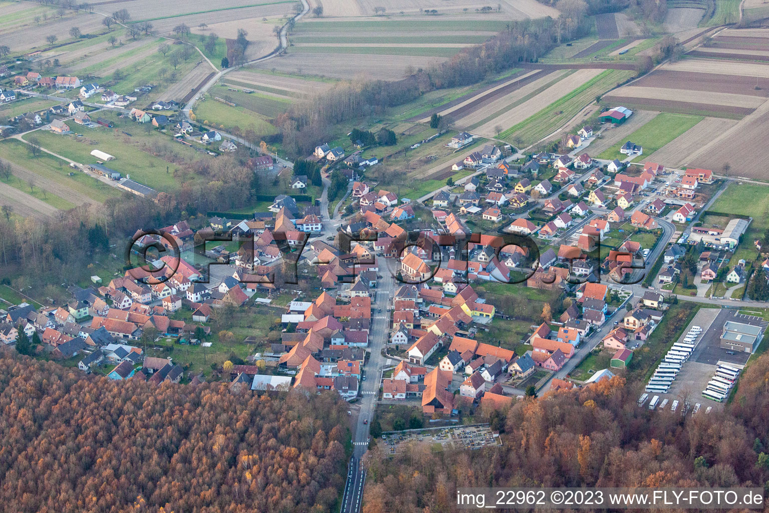 Schaffhouse-près-Seltz im Bundesland Bas-Rhin, Frankreich von oben gesehen