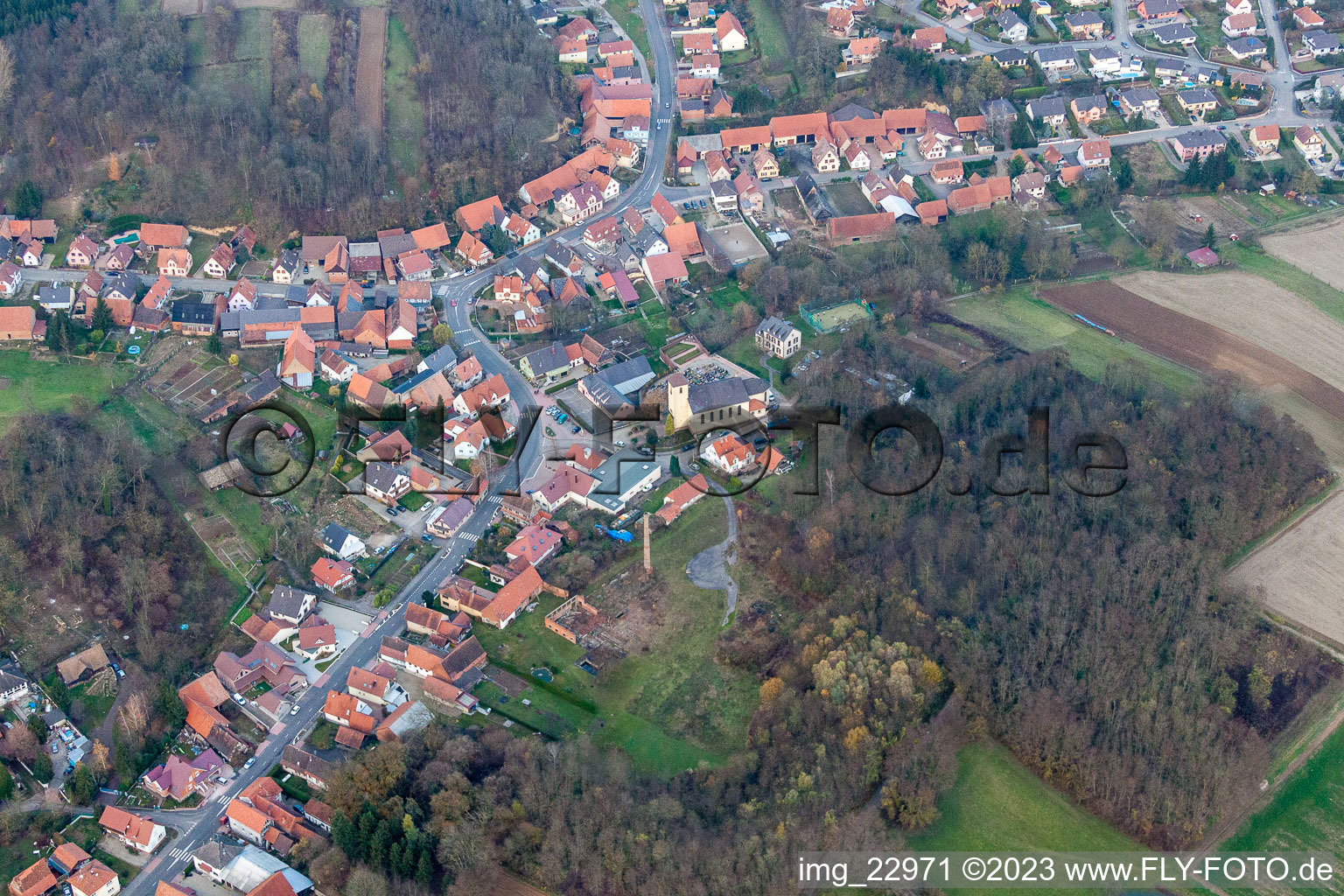 Neewiller-près-Lauterbourg im Bundesland Bas-Rhin, Frankreich aus der Luft betrachtet