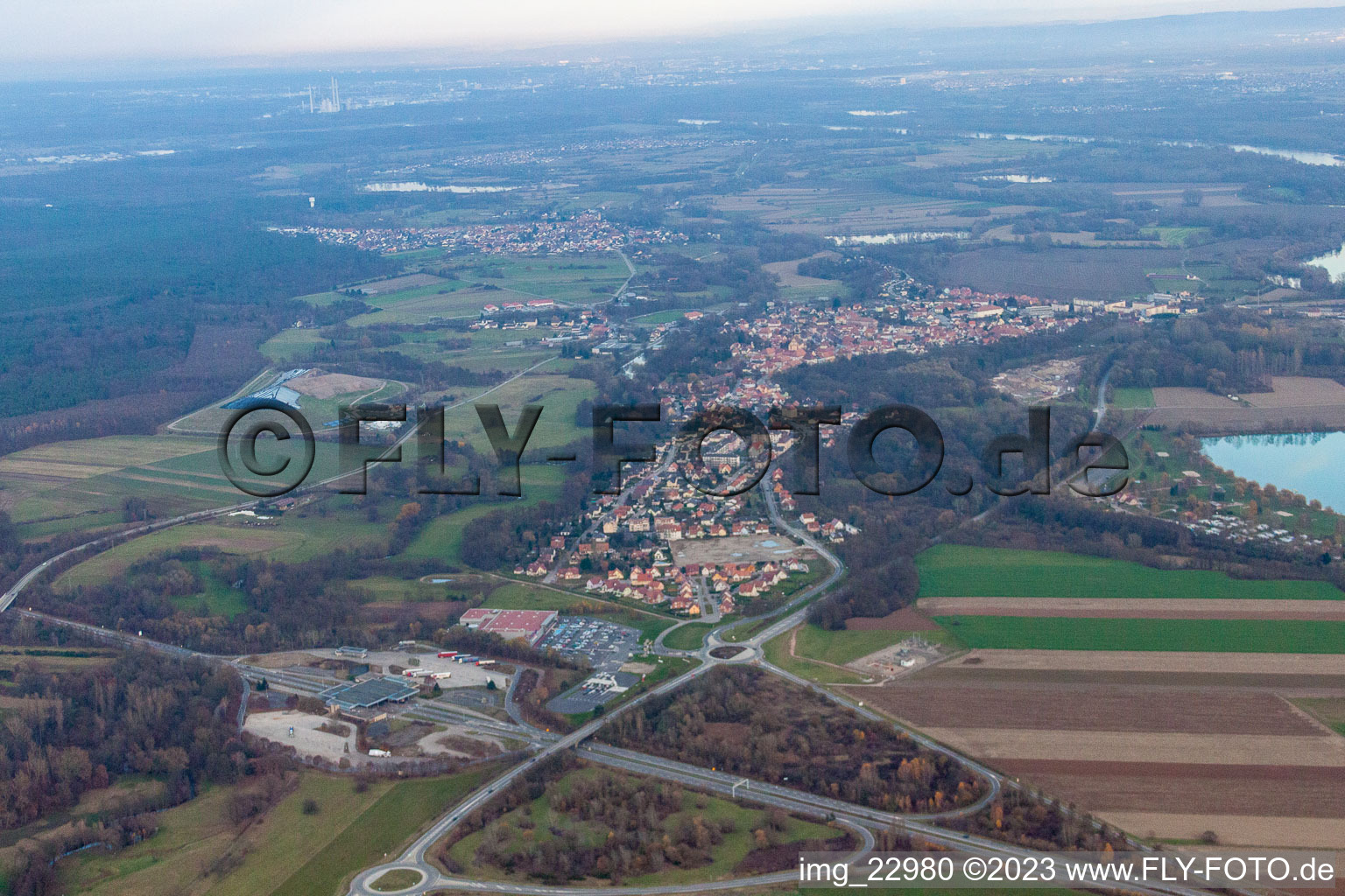Drohnenbild von Lauterbourg im Bundesland Bas-Rhin, Frankreich