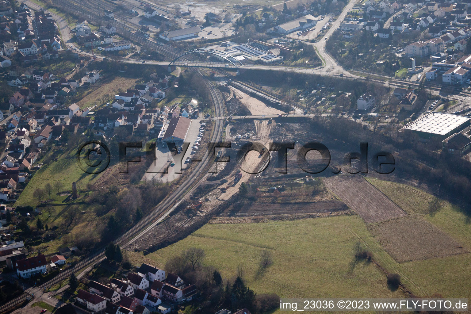 Luftbild von Wörth am Rhein, Baustelle am Bahnübergang Ottstr im Bundesland Rheinland-Pfalz, Deutschland