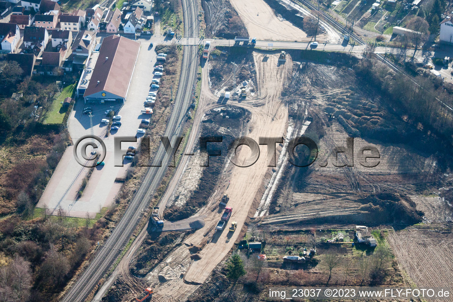 Luftaufnahme von Wörth am Rhein, Baustelle am Bahnübergang Ottstr im Bundesland Rheinland-Pfalz, Deutschland