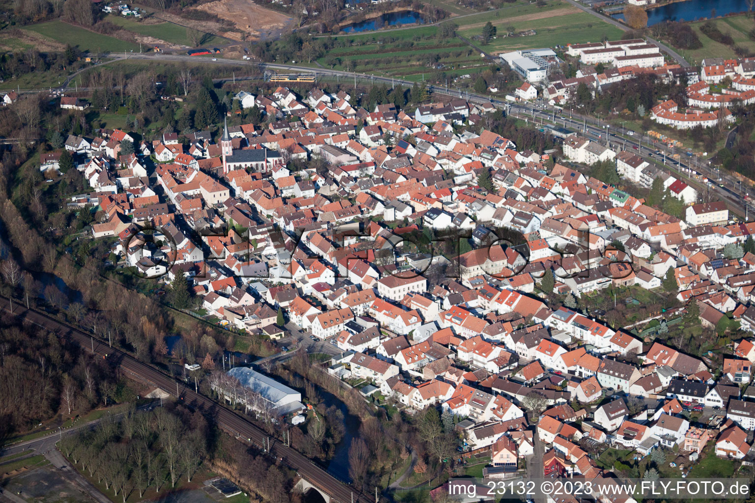 Luftaufnahme von Ortsteil Knielingen in Karlsruhe im Bundesland Baden-Württemberg, Deutschland