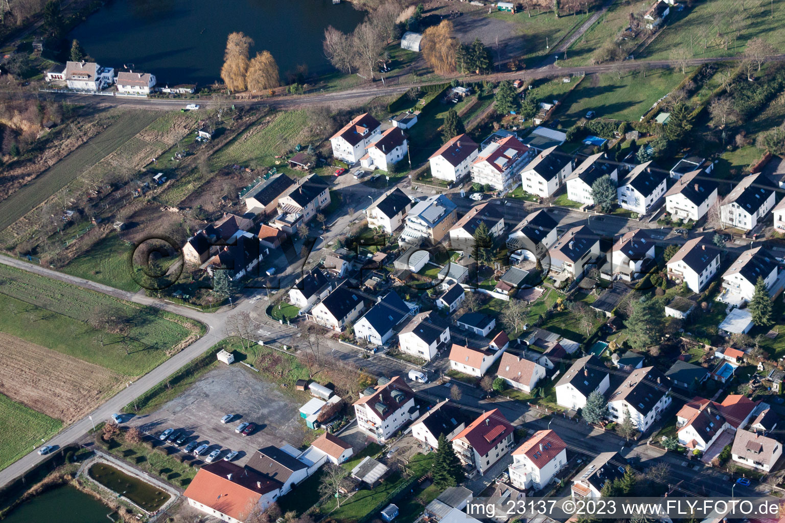 Ortsteil Knielingen in Karlsruhe im Bundesland Baden-Württemberg, Deutschland aus der Luft