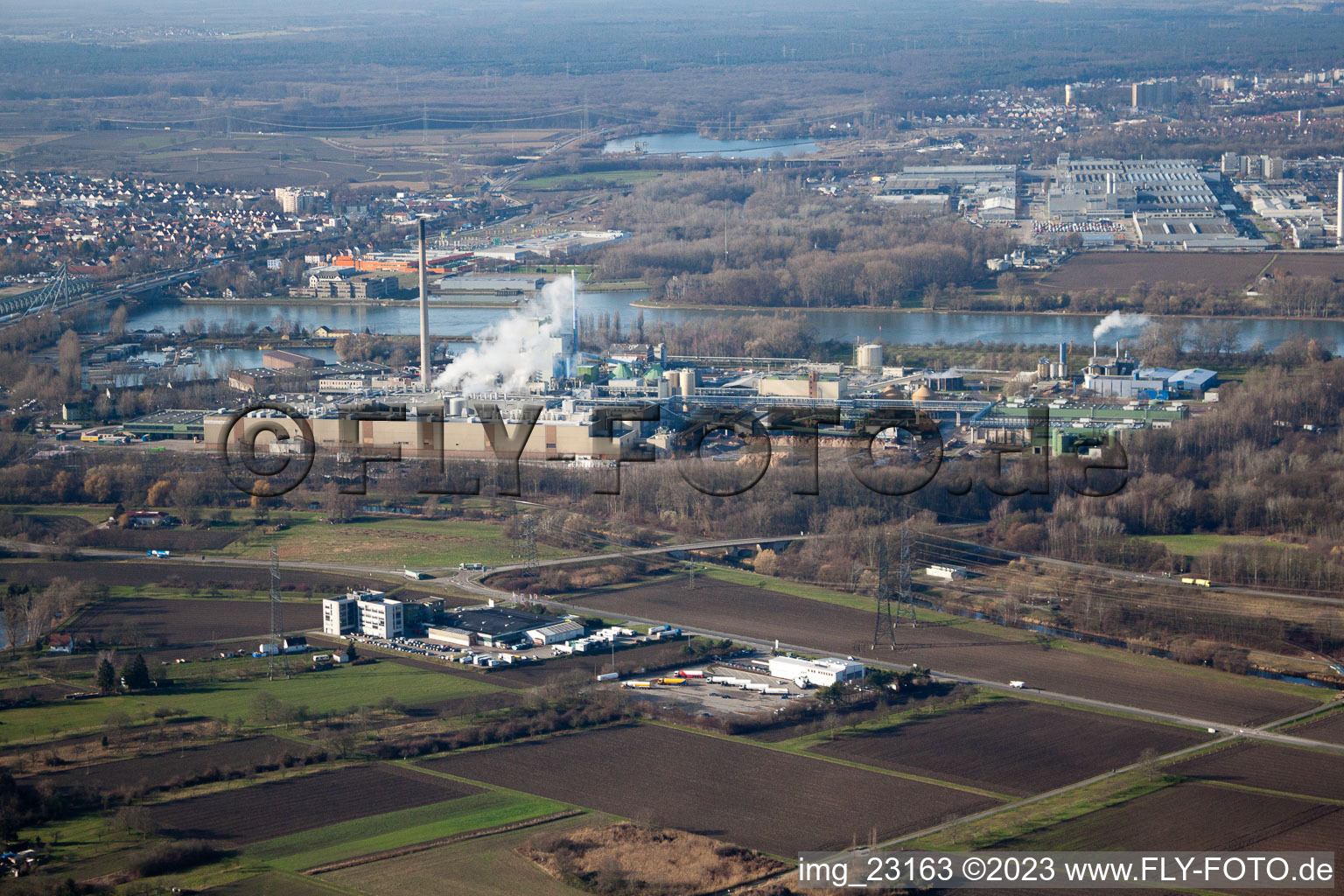 Luftbild von Maxau, Stora Enso von Osten im Ortsteil Knielingen in Karlsruhe im Bundesland Baden-Württemberg, Deutschland