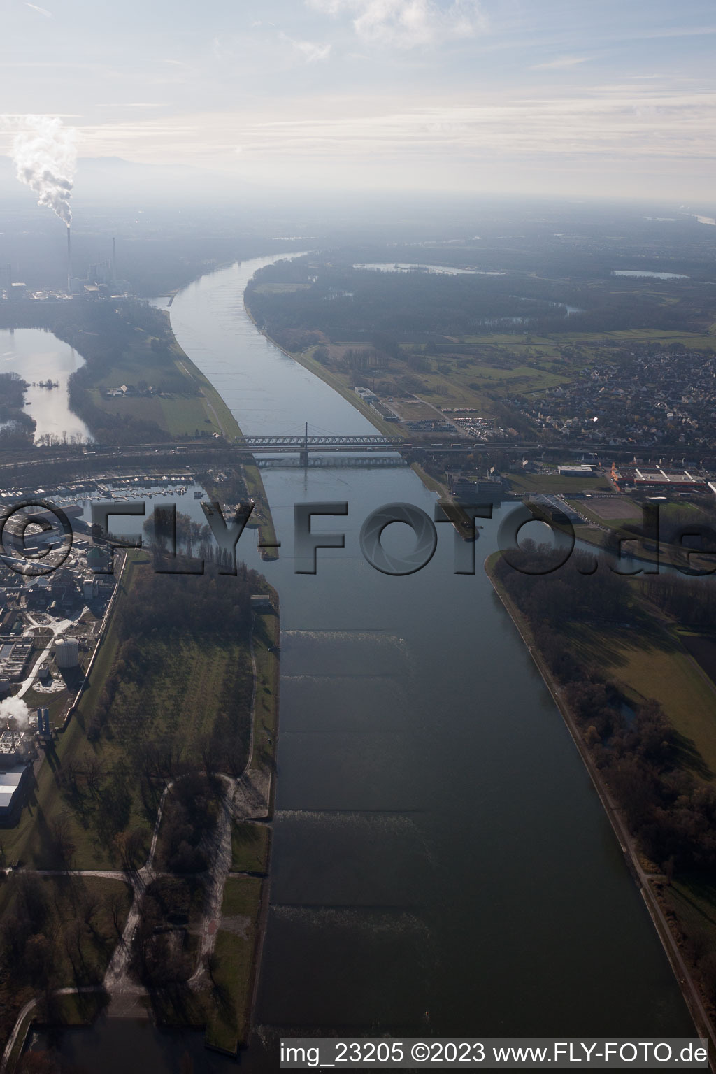 Luftbild von Fluß - Brückenbauwerke über den Rhein von Karlsruhe nach Wörth am Rhein im Bundesland Rheinland-Pfalz im Ortsteil Knielingen im Bundesland Baden-Württemberg, Deutschland