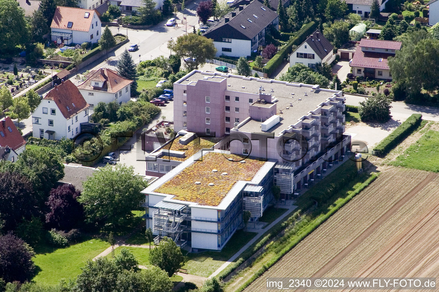 Gebäude des Altersheim - Seniorenresidenz "Willi-Hussong-Haus" in Kandel im Bundesland Rheinland-Pfalz, Deutschland