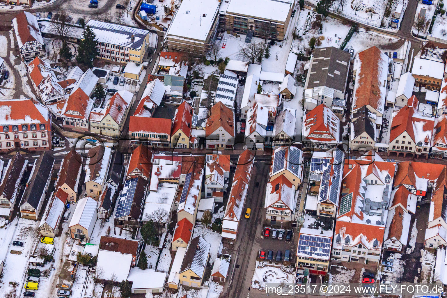 Kandel, Hauptstr im Bundesland Rheinland-Pfalz, Deutschland aus der Vogelperspektive