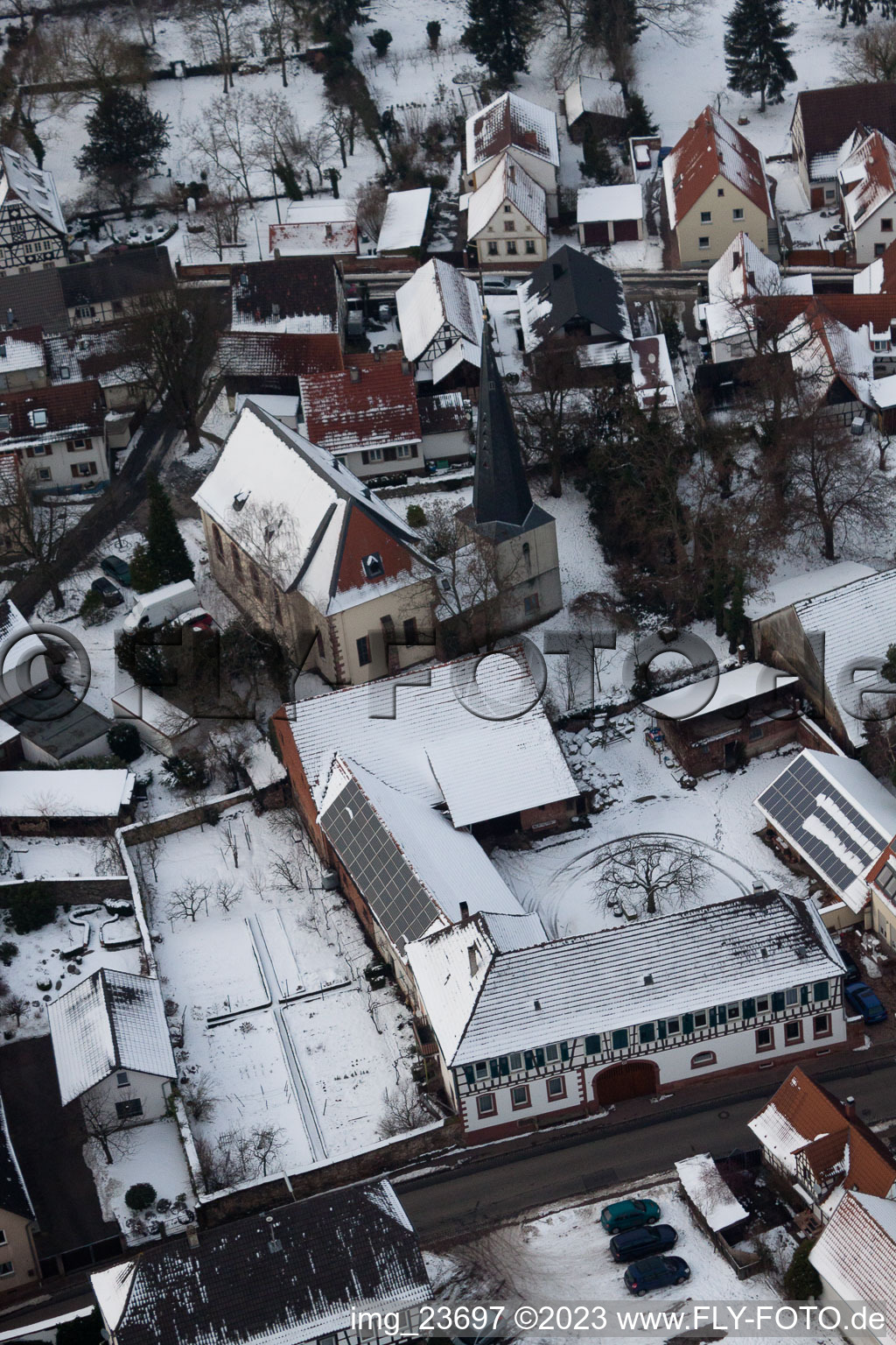 Barbelroth im Bundesland Rheinland-Pfalz, Deutschland aus der Drohnenperspektive