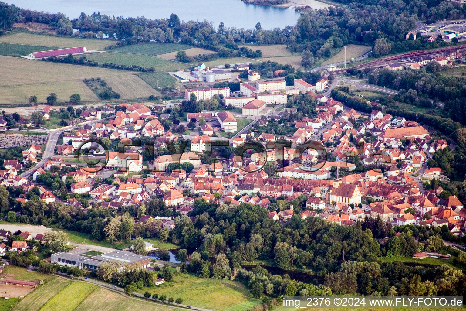 Drohnenbild von Lauterbourg (Elsass) im Bundesland Bas-Rhin, Frankreich