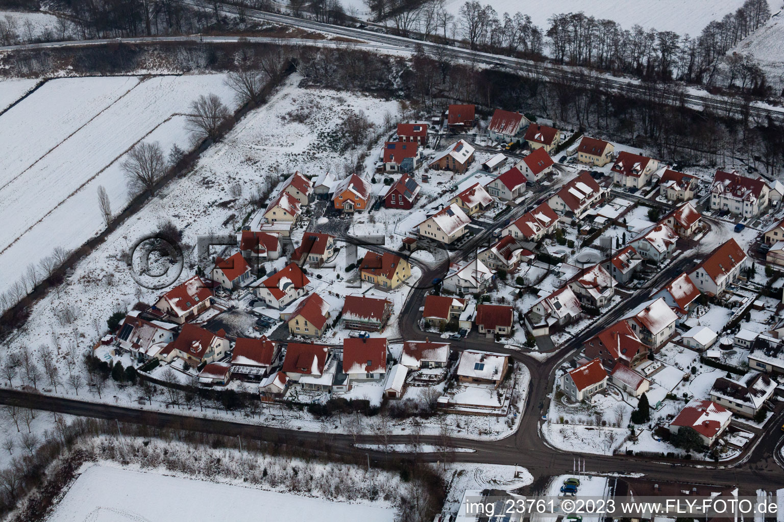 Winden im Bundesland Rheinland-Pfalz, Deutschland von der Drohne aus gesehen
