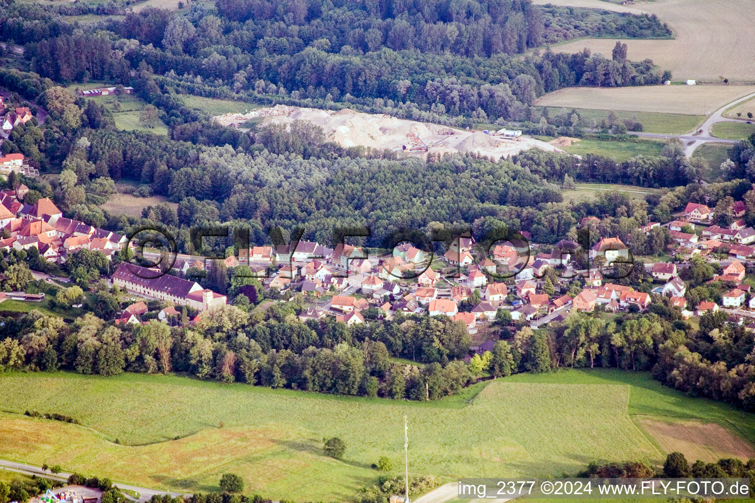 Lauterbourg (Elsass) im Bundesland Bas-Rhin, Frankreich aus der Drohnenperspektive