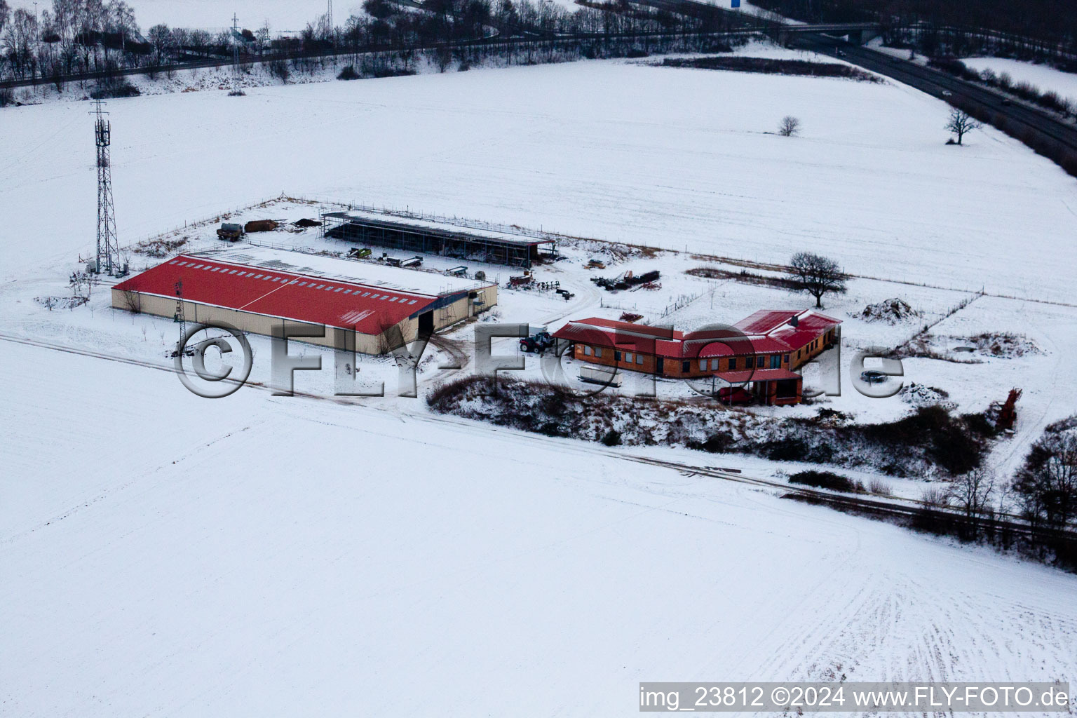 Hühnerhof Eierfarm im Winter bei Schnee in Erlenbach bei Kandel im Bundesland Rheinland-Pfalz, Deutschland