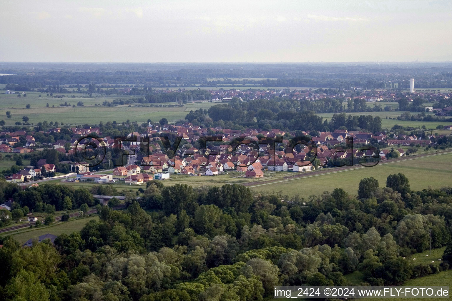 Roppenheim (Elsass) von Nordwesten im Bundesland Bas-Rhin, Frankreich