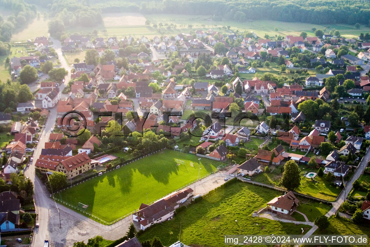 Luftbild von Dorf - Ansicht in Forstfeld in Grand Est im Bundesland Bas-Rhin, Frankreich