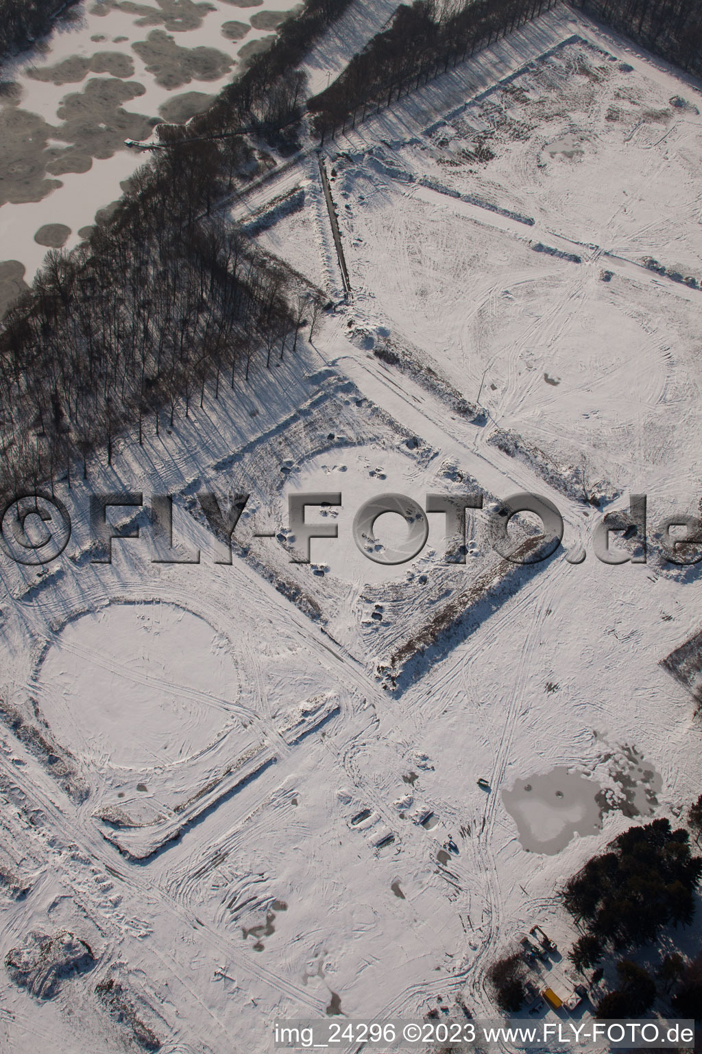 Luftaufnahme von Jockgrim, ehemaliges Tanklager im Bundesland Rheinland-Pfalz, Deutschland