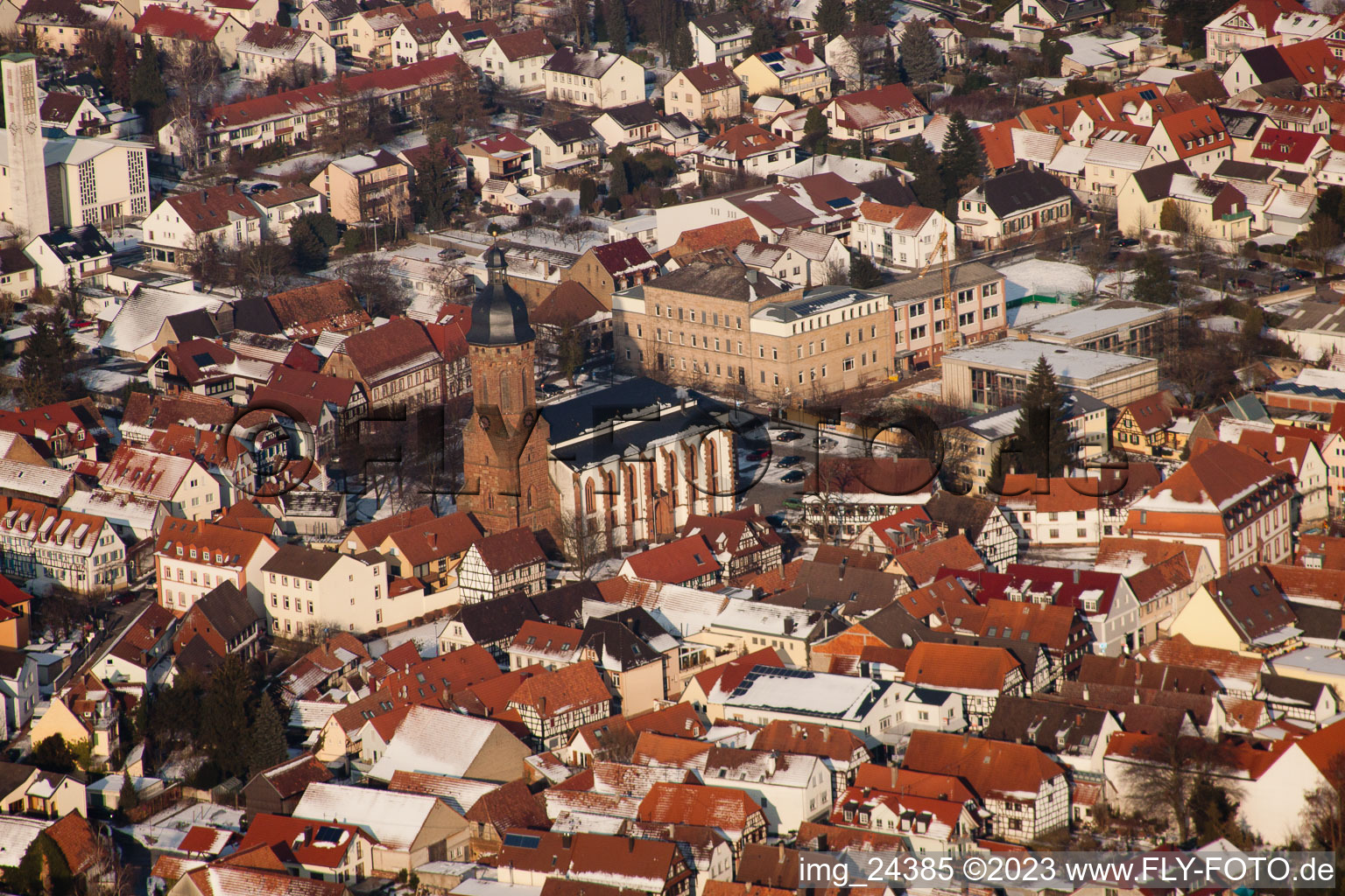Luftaufnahme von Kandel, St. Georgskirche im Bundesland Rheinland-Pfalz, Deutschland