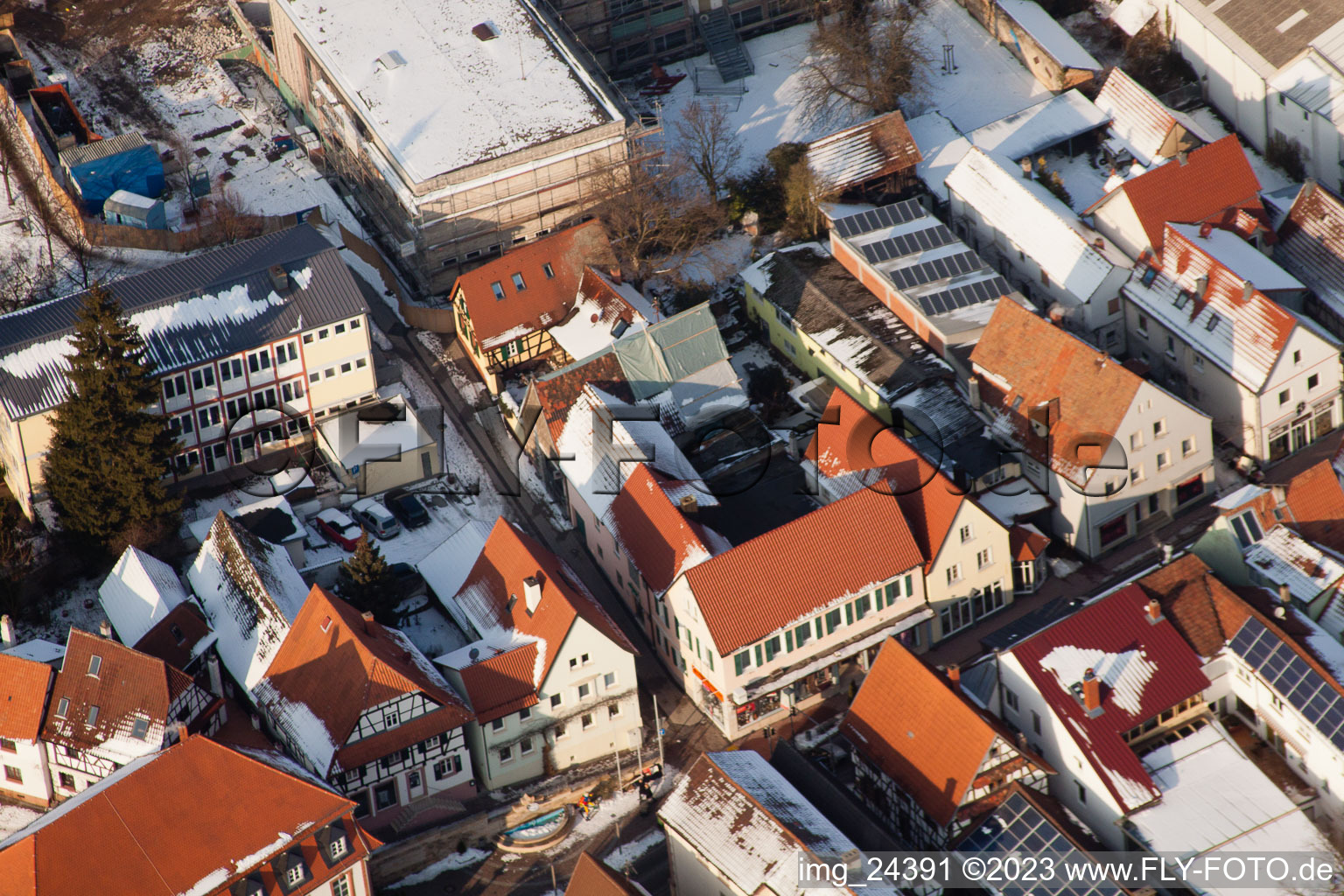 Drohnenbild von Kandel, Hauptstr im Bundesland Rheinland-Pfalz, Deutschland
