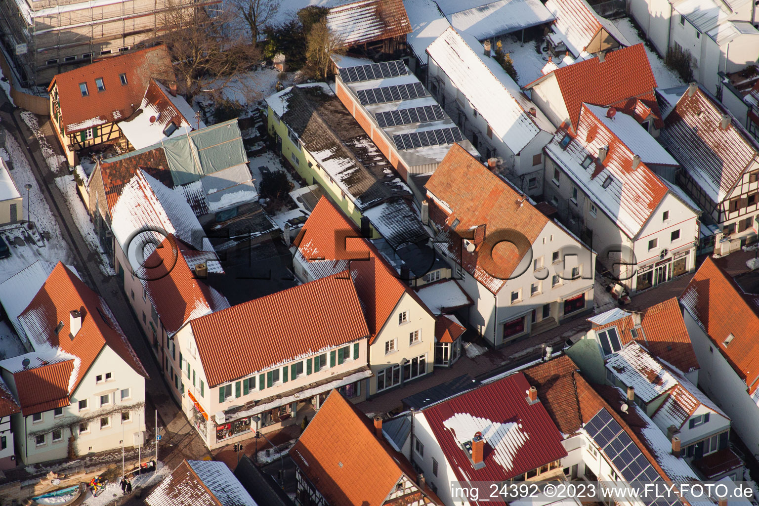 Kandel, Hauptstr im Bundesland Rheinland-Pfalz, Deutschland aus der Drohnenperspektive