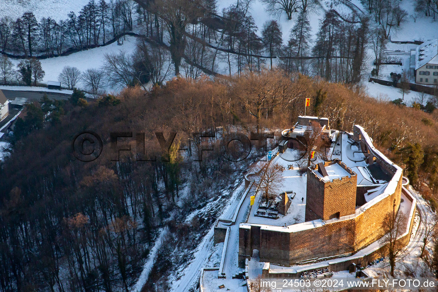 Ruine Landeck in Klingenmünster im Bundesland Rheinland-Pfalz, Deutschland aus der Luft