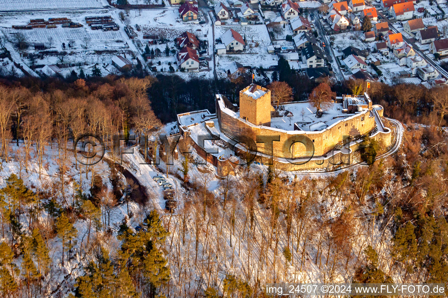 Ruine Landeck in Klingenmünster im Bundesland Rheinland-Pfalz, Deutschland aus der Luft betrachtet