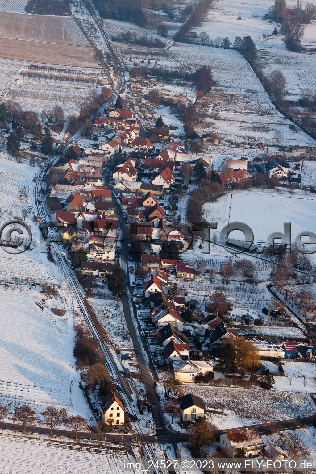 Luftbild von Im Winter im Ortsteil Drusweiler in Kapellen-Drusweiler im Bundesland Rheinland-Pfalz, Deutschland