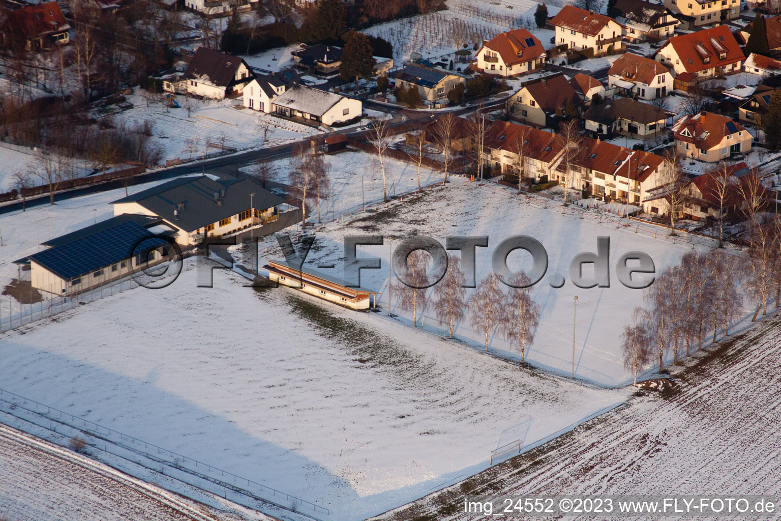 Luftbild von Dierbach, Sportplatz im Bundesland Rheinland-Pfalz, Deutschland