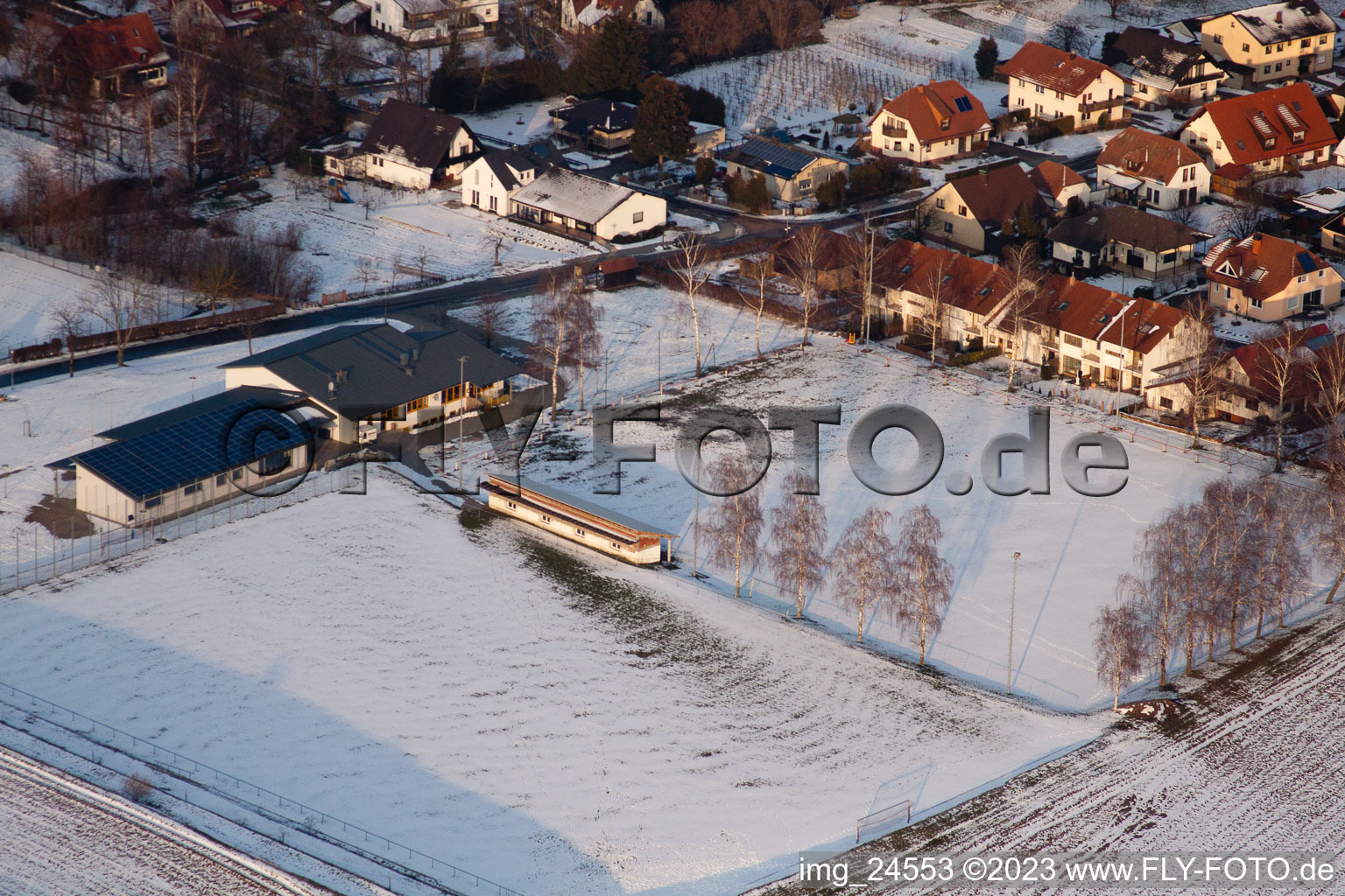 Luftaufnahme von Dierbach, Sportplatz im Bundesland Rheinland-Pfalz, Deutschland