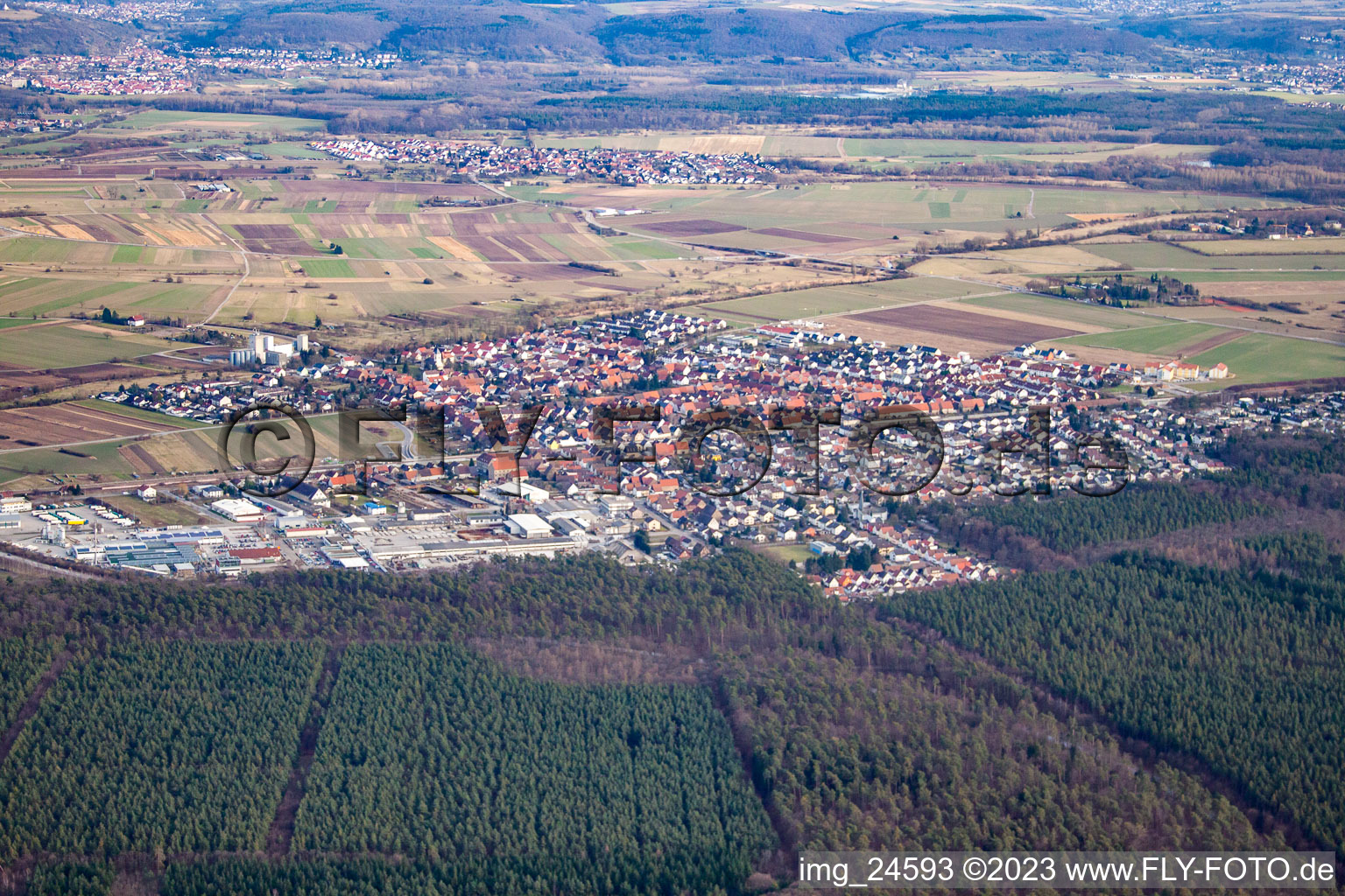 Ortsteil Friedrichstal in Stutensee im Bundesland Baden-Württemberg, Deutschland vom Flugzeug aus