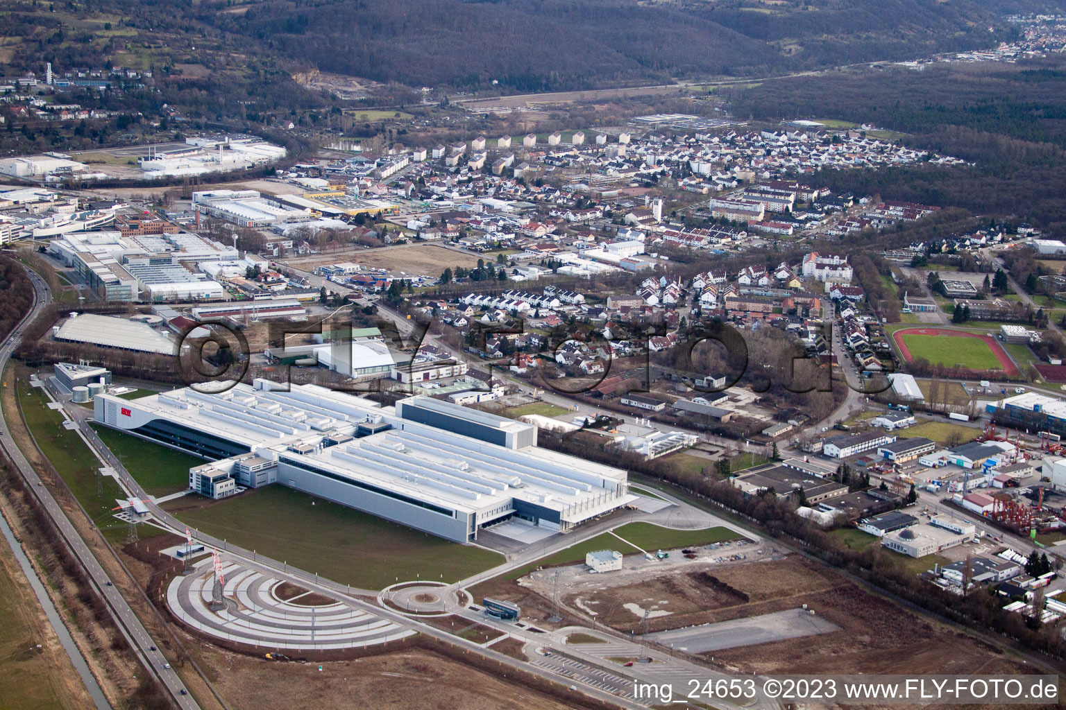 Luftbild von Gewerbegebiet und Firmenansiedlung SEW GGW in Bruchsal im Bundesland Baden-Württemberg, Deutschland