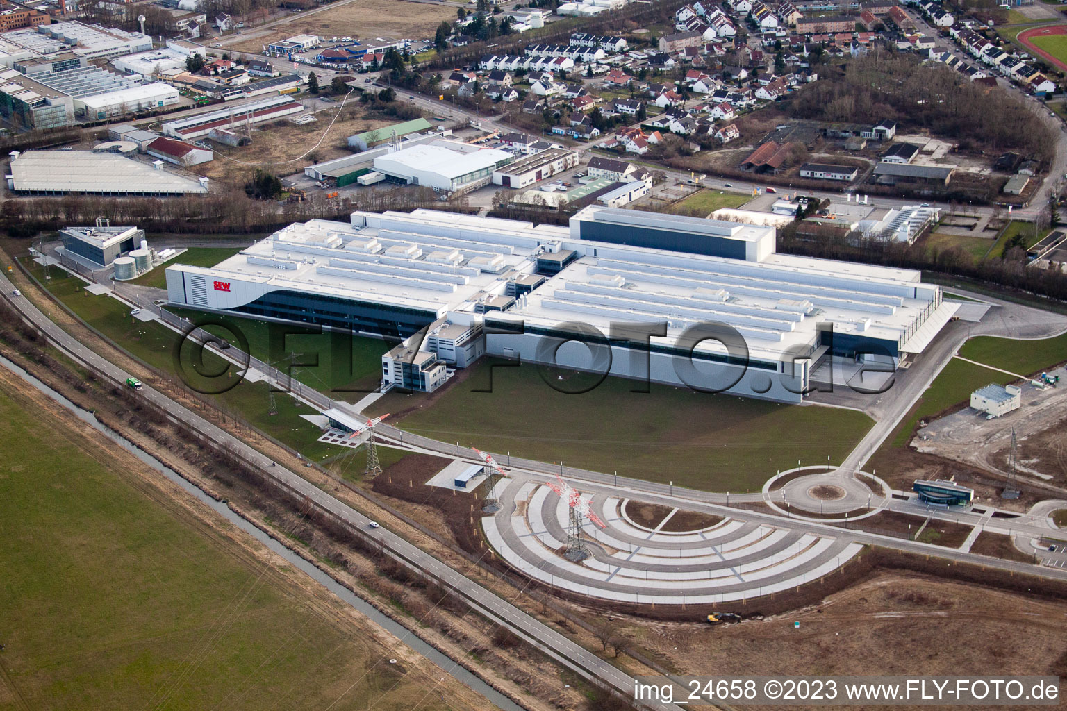 Schrägluftbild von Bruchsal, SEW-EURODRIVE GmbH Neubau im Bundesland Baden-Württemberg, Deutschland