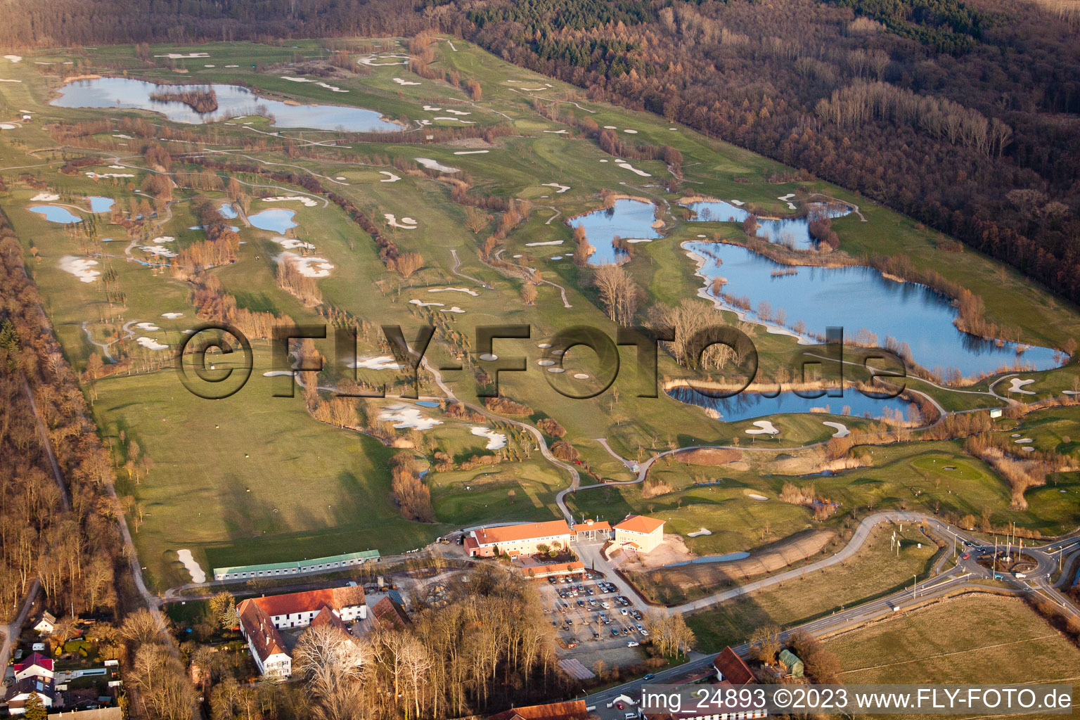 Essingen, Golfclub Landgut Dreihof SÜW im Bundesland Rheinland-Pfalz, Deutschland aus der Luft betrachtet