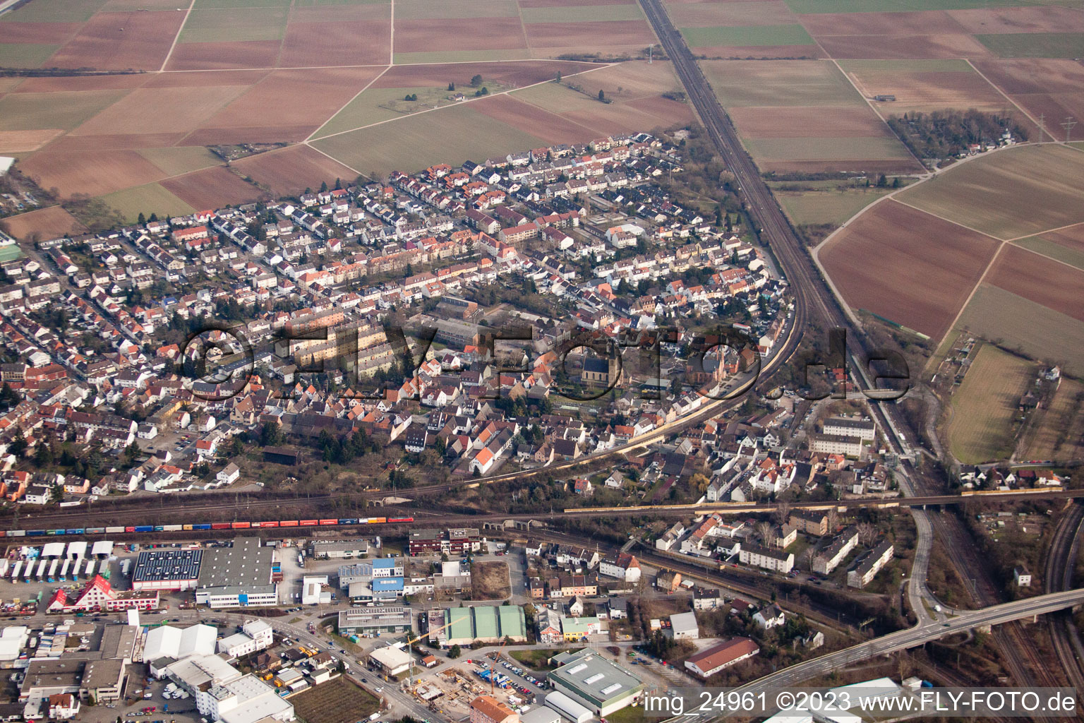 Luftbild von Ortsteil Friedrichsfeld in Mannheim im Bundesland Baden-Württemberg, Deutschland