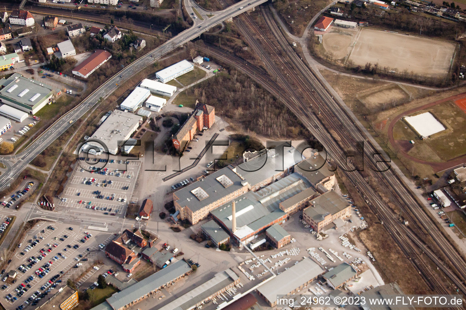 Luftaufnahme von Ortsteil Friedrichsfeld in Mannheim im Bundesland Baden-Württemberg, Deutschland