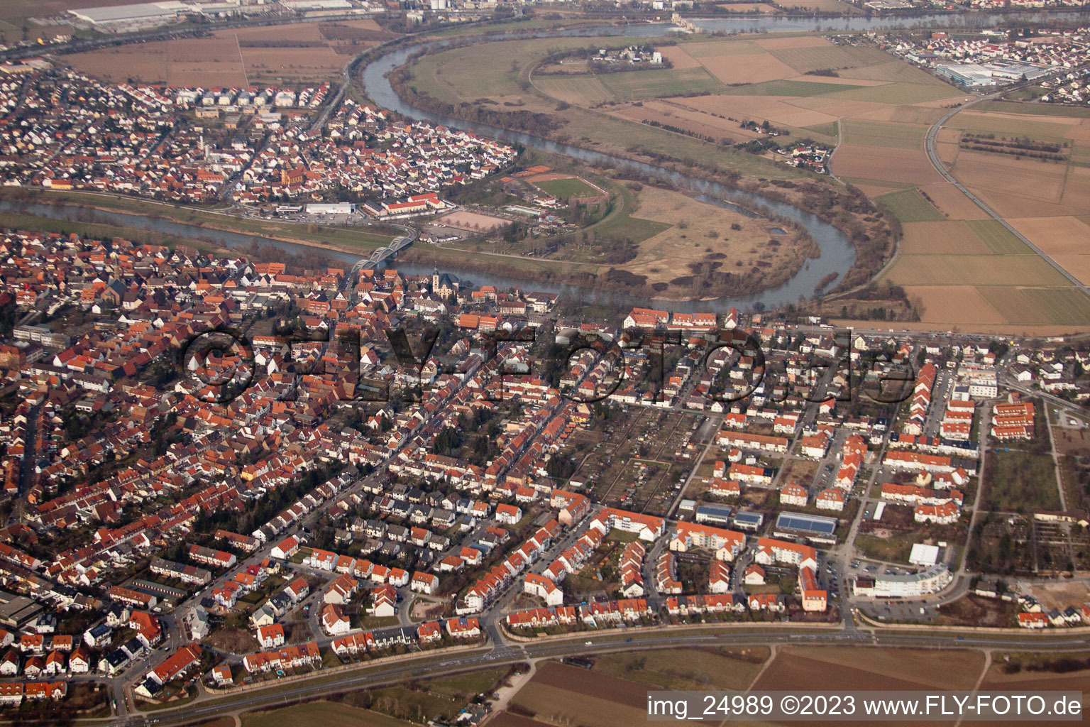 Luftbild von Ortsteil Seckenheim in Mannheim im Bundesland Baden-Württemberg, Deutschland