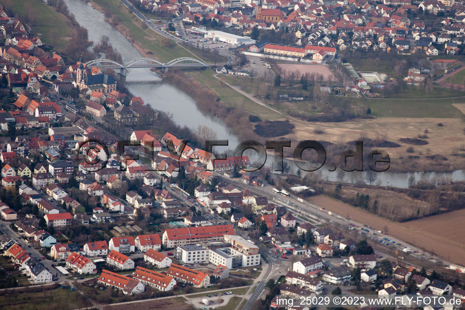 Luftaufnahme von Ortsteil Seckenheim in Mannheim im Bundesland Baden-Württemberg, Deutschland