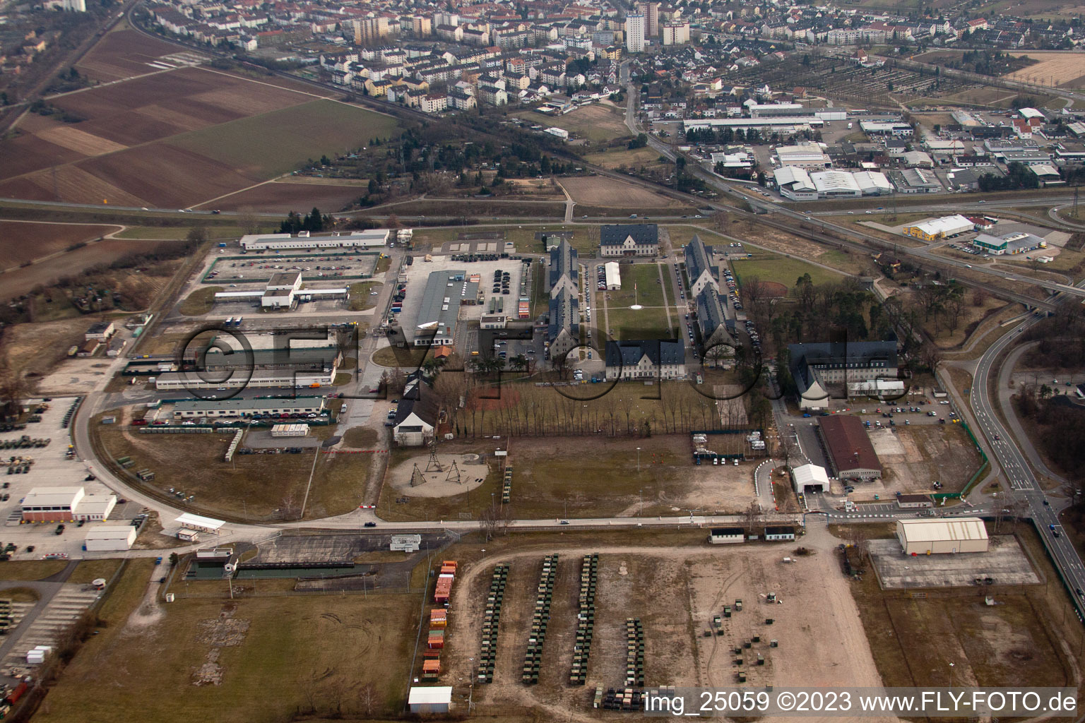Luftaufnahme von Schwetzingen, US-Kaserne im Bundesland Baden-Württemberg, Deutschland