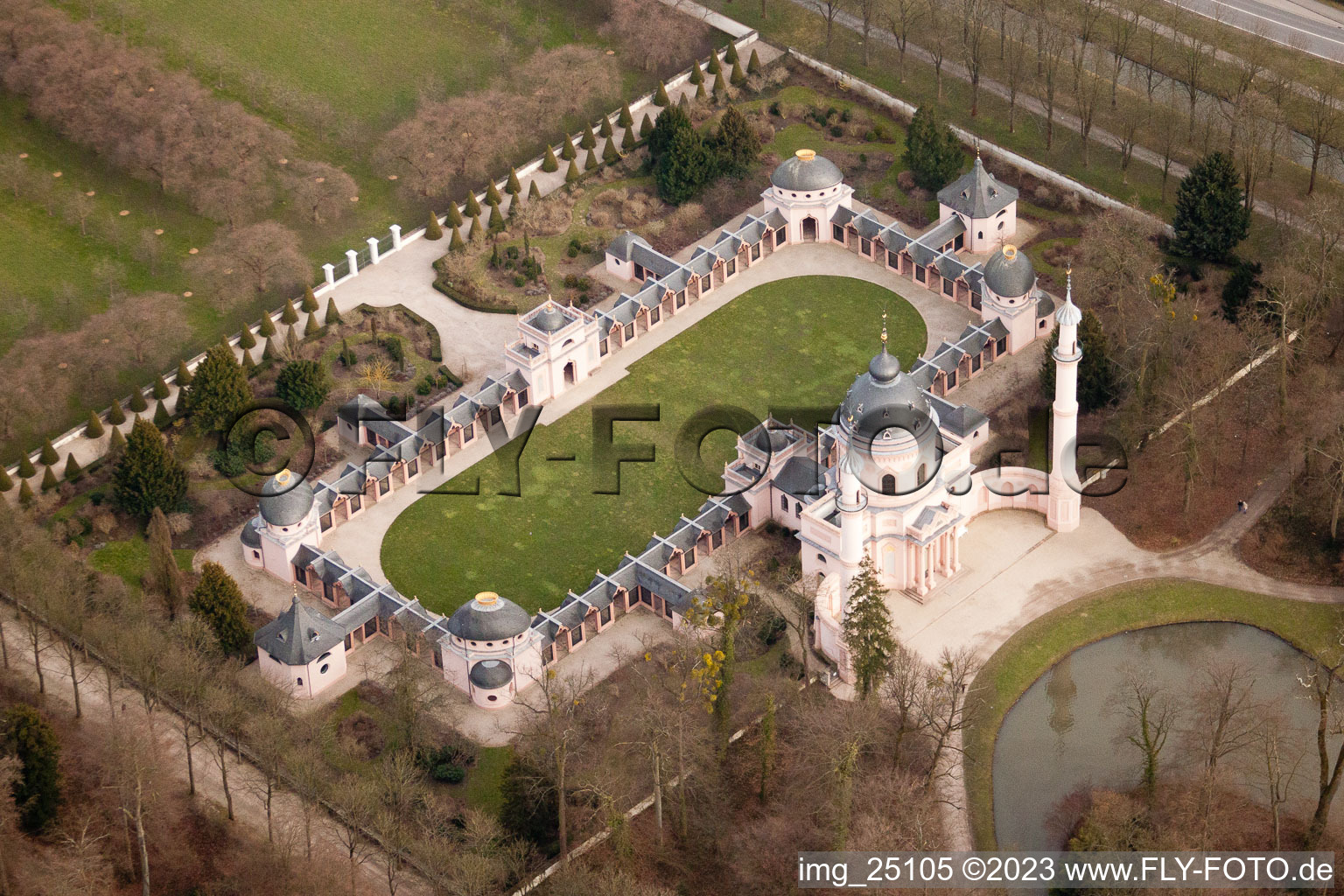 Schwetzingen, Schwetzinger Schloss-Park im Bundesland Baden-Württemberg, Deutschland von einer Drohne aus