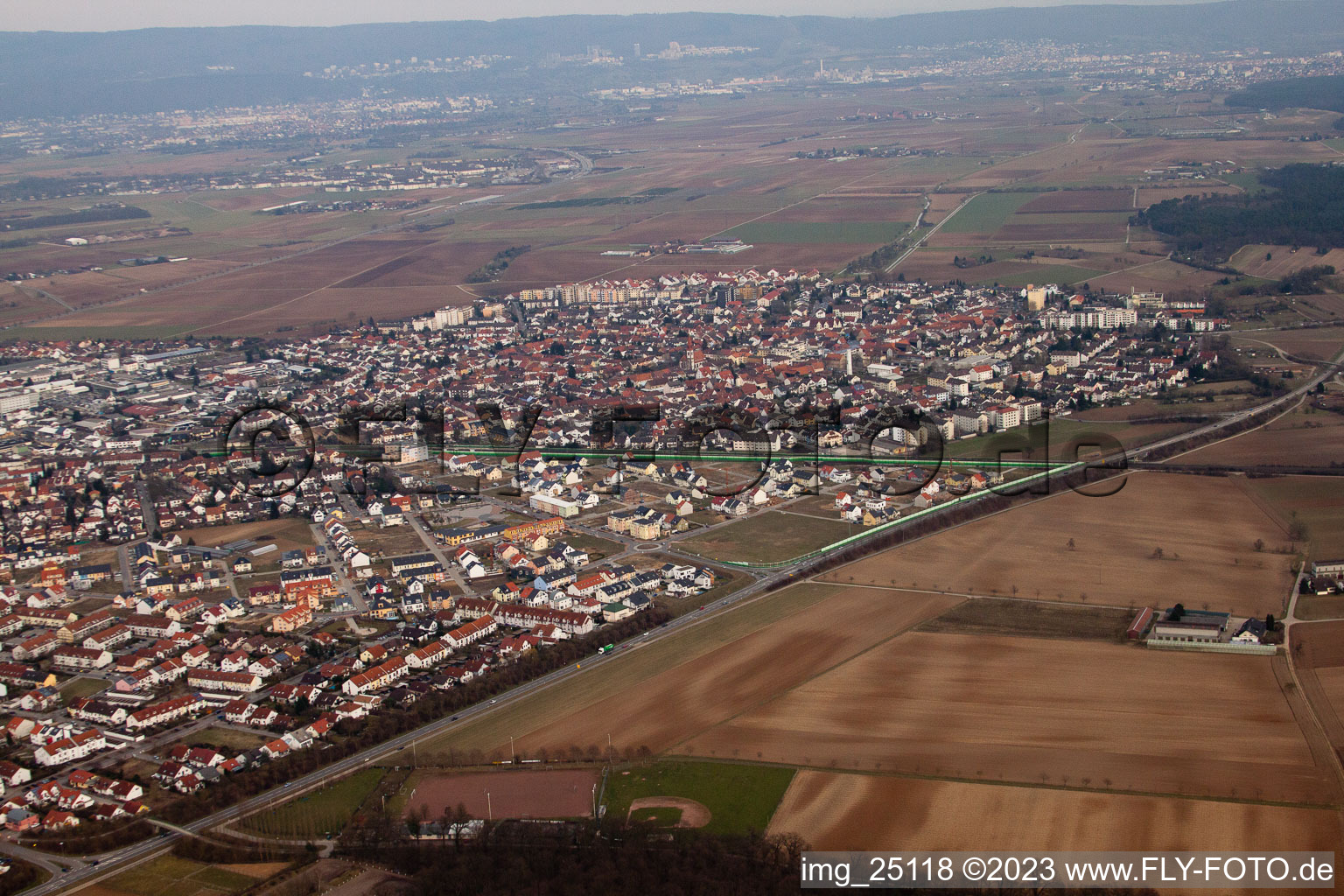 Schwetzingen im Bundesland Baden-Württemberg, Deutschland aus der Luft betrachtet