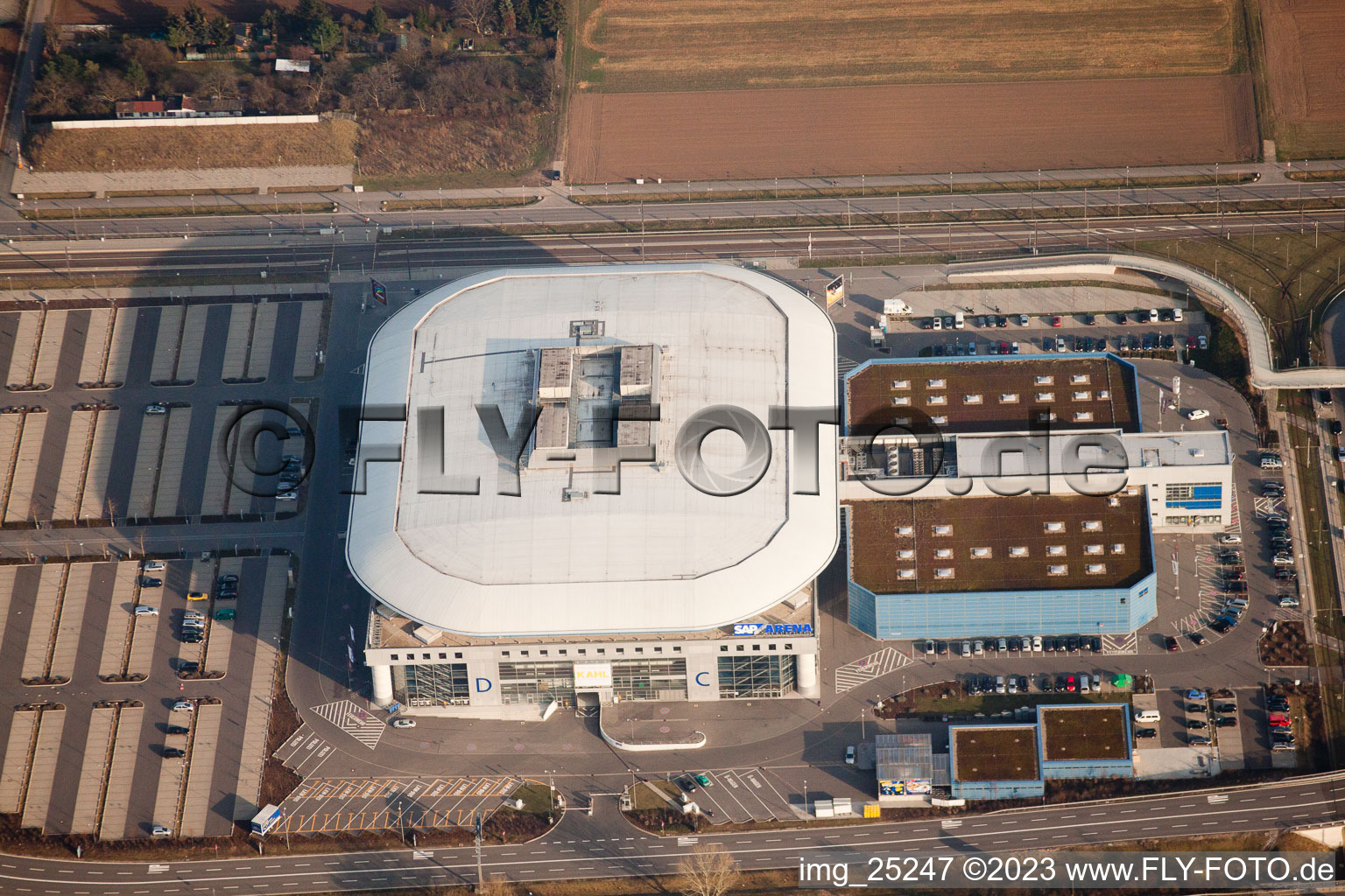 SAP-Arena im Ortsteil Hochstätt in Mannheim im Bundesland Baden-Württemberg, Deutschland von oben
