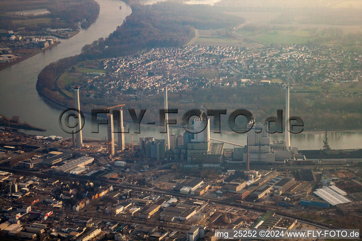 Luftbild von Großkraftwerk mit Neubau Block 6 im Ortsteil Neckarau in Mannheim im Bundesland Baden-Württemberg, Deutschland