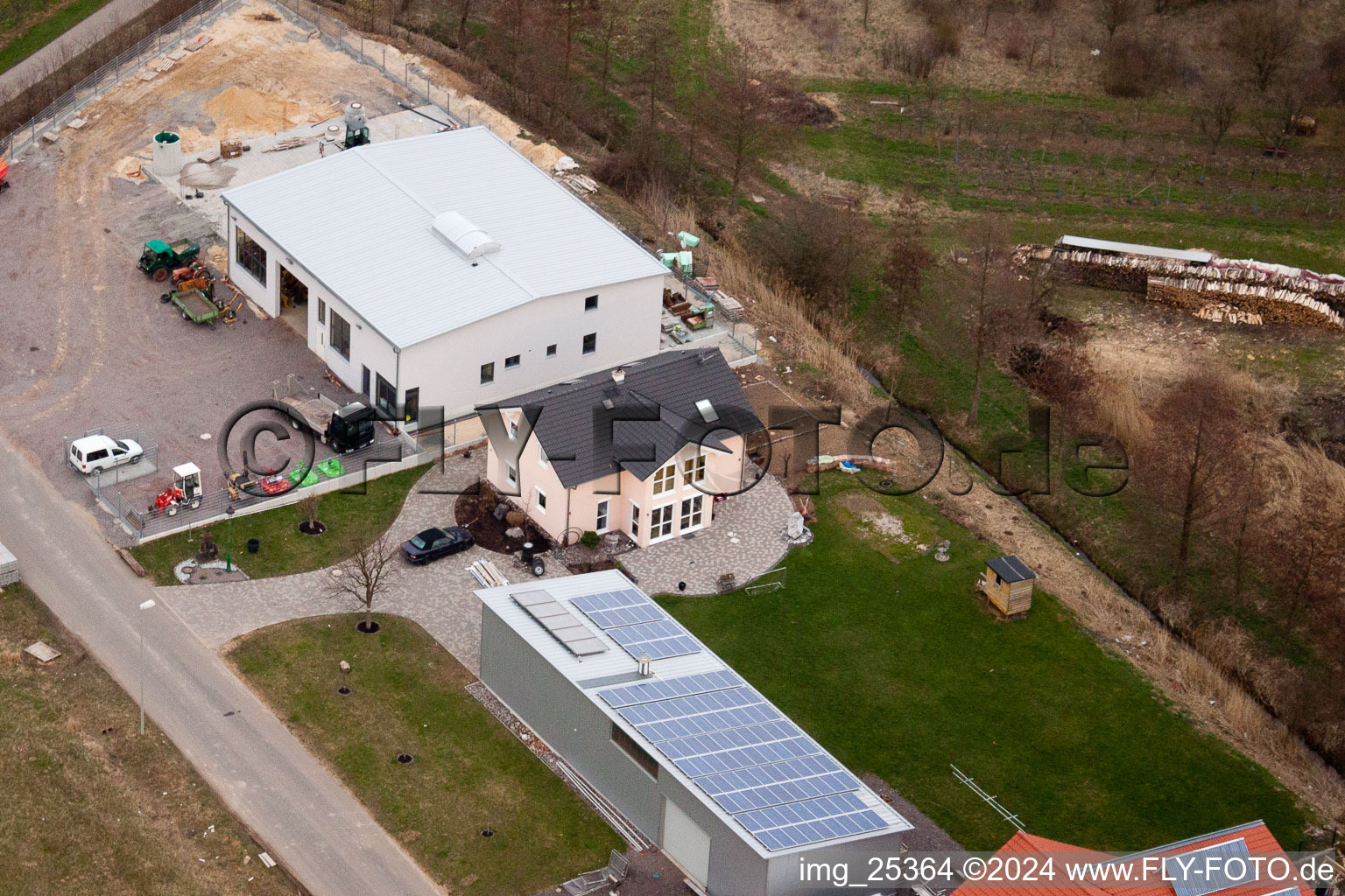 Drohnenbild von An der Ahlmühle, Deutsches Weintor eG in Ilbesheim bei Landau in der Pfalz im Bundesland Rheinland-Pfalz, Deutschland