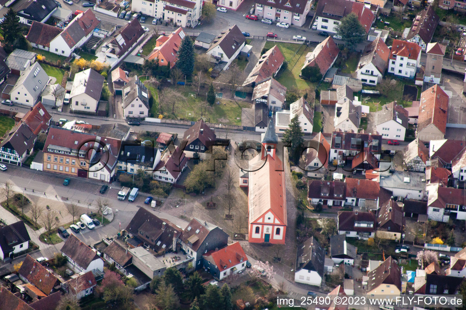 Luftbild von St. Valentin im Ortsteil Daxlanden in Karlsruhe im Bundesland Baden-Württemberg, Deutschland