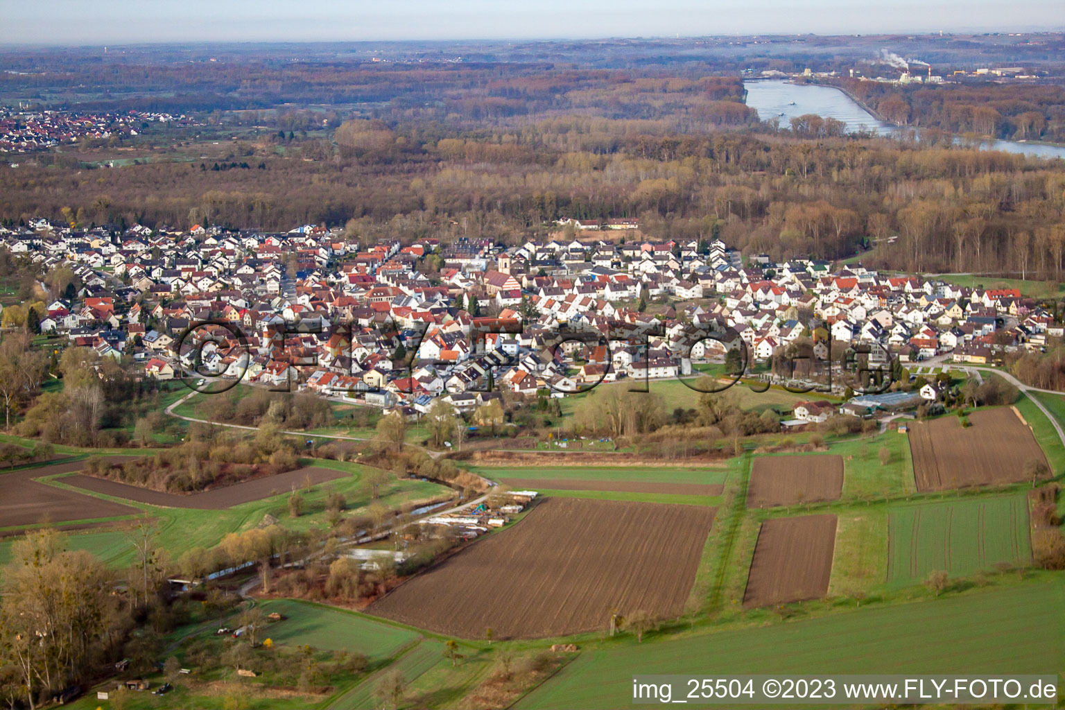 Luftbild von Von Nordosten im Ortsteil Neuburgweier in Rheinstetten im Bundesland Baden-Württemberg, Deutschland
