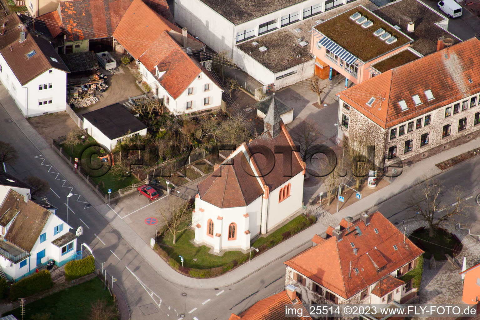 Luftbild von St. Ursula Kapelle im Ortsteil Neuburgweier in Rheinstetten im Bundesland Baden-Württemberg, Deutschland